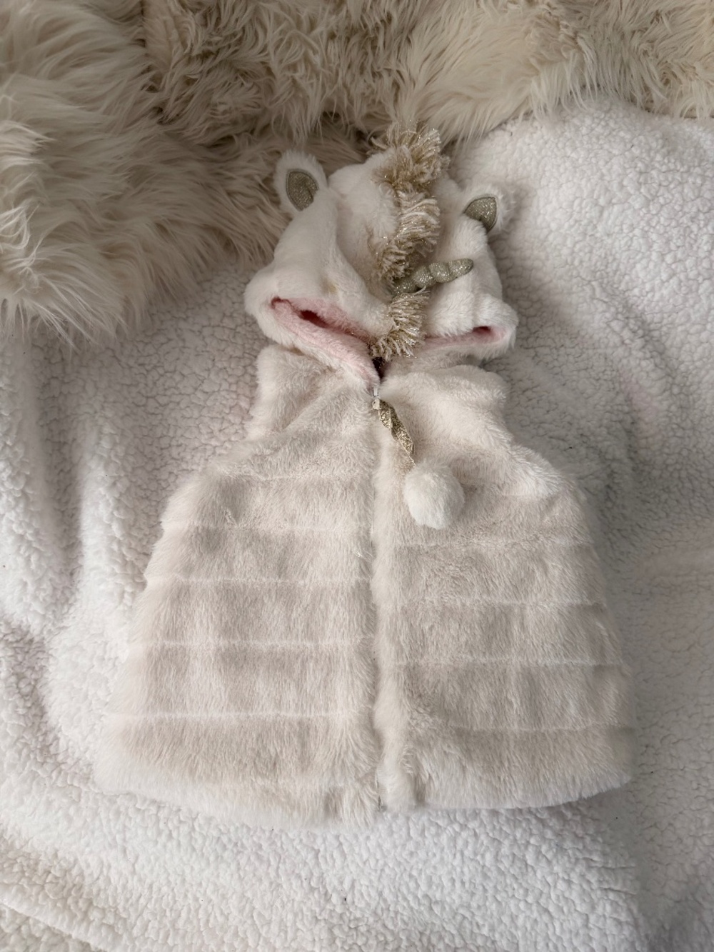 Mudpie Infant & Toddler Girls White Unicorn Faux Fur Hooded Vest 2T-3T